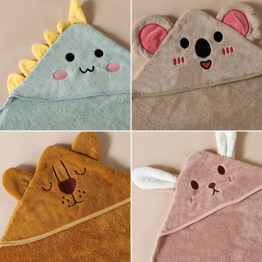 Niedliches Kinderhandtuch mit Bär-Kapuze, super weich und schnelltrocknend. Ideal als Badetuch oder Kuscheldecke für Babys.