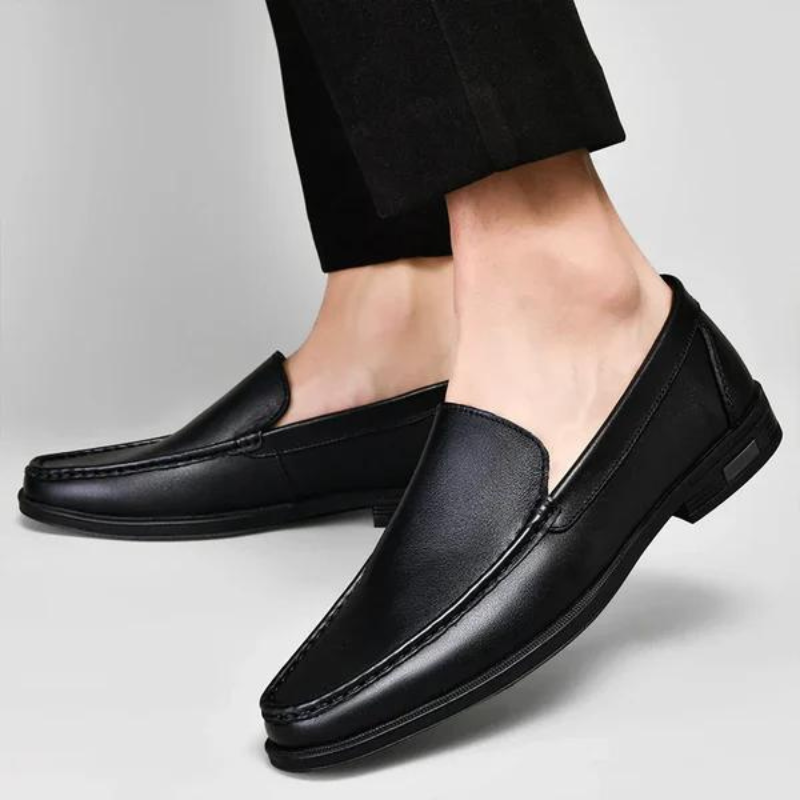 Stilvolle braune Herren Loafer aus Premium-Leder, italienisches Design für höchsten Tragekomfort.