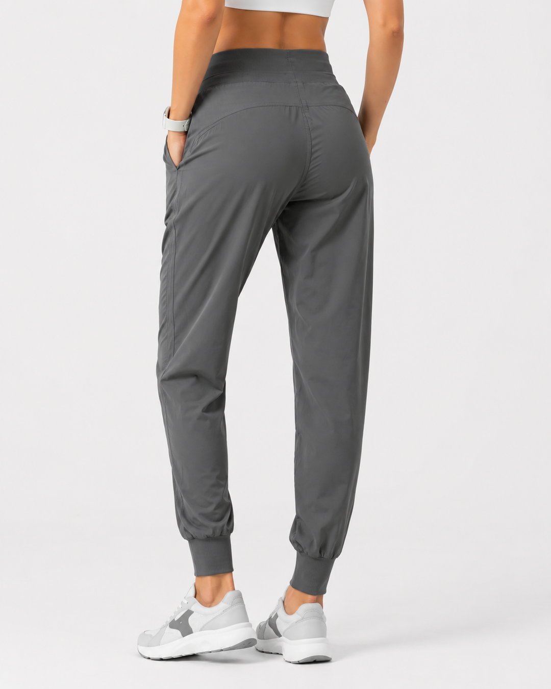 Faltenfreie Damen Sporthose. Schnelltrocknende, dehnbare Activewear für intensives Training und bequemen Freizeitsport.