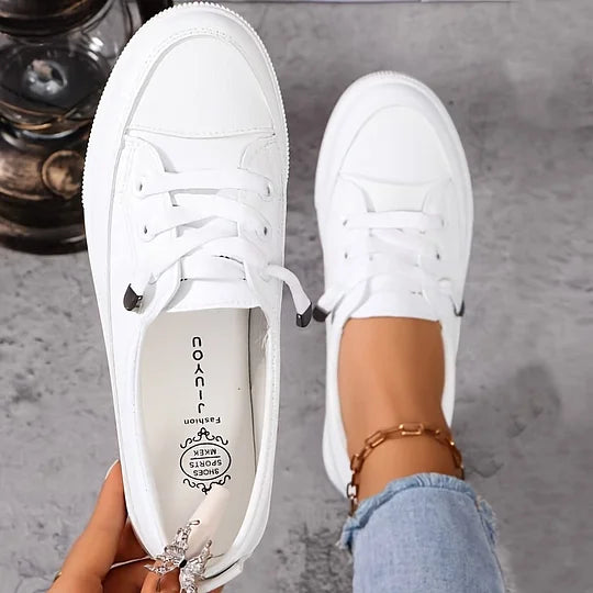 Orthopädische Damen Sneakers, rutschfest & atmungsaktiv, ideal für lange Spaziergänge.
