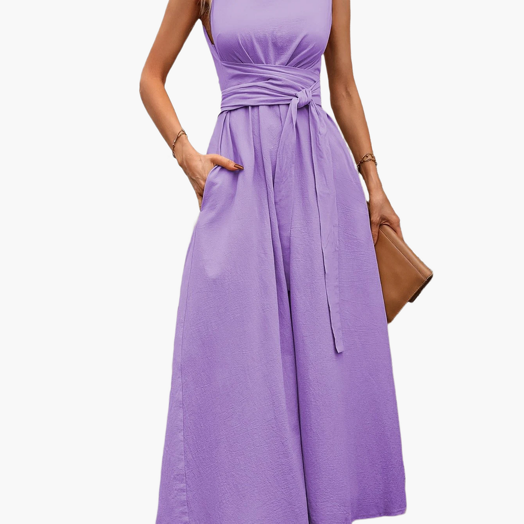 Sommerlicher Damen Jumpsuit mit Bindegürtel, ärmellos und elegant, ideal für Strand & Stadt.