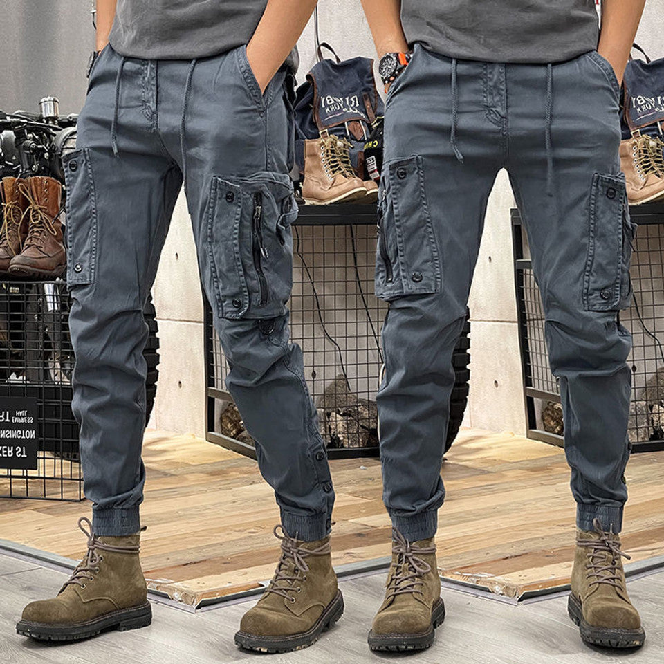 Stylische Herren Cargo-Hose in Beige, bequem und vielseitig. Perfekt für Streetwear oder einen lässigen Freizeit-Look.