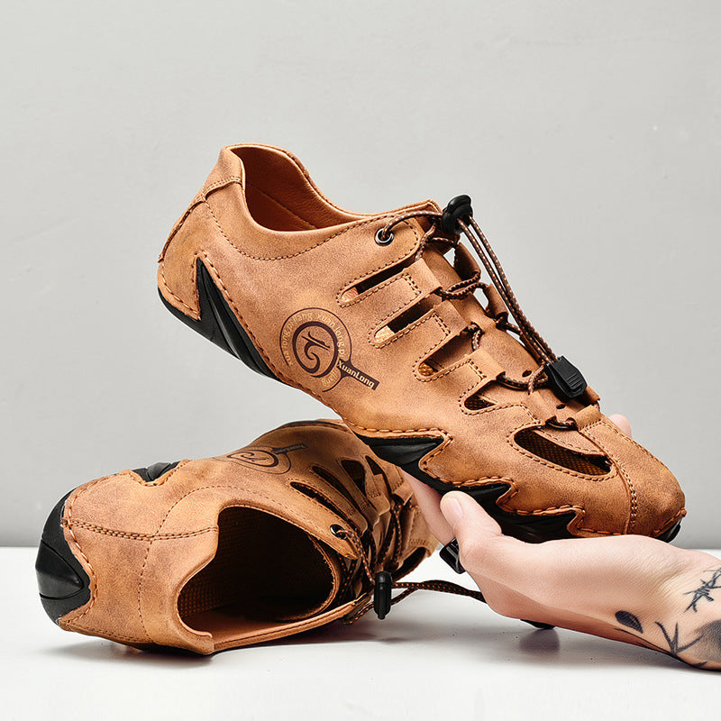 Detailansicht: Hochwertige Herren Sandalen mit flexiblem Design und komfortablem Fußbett für lange Tage.
