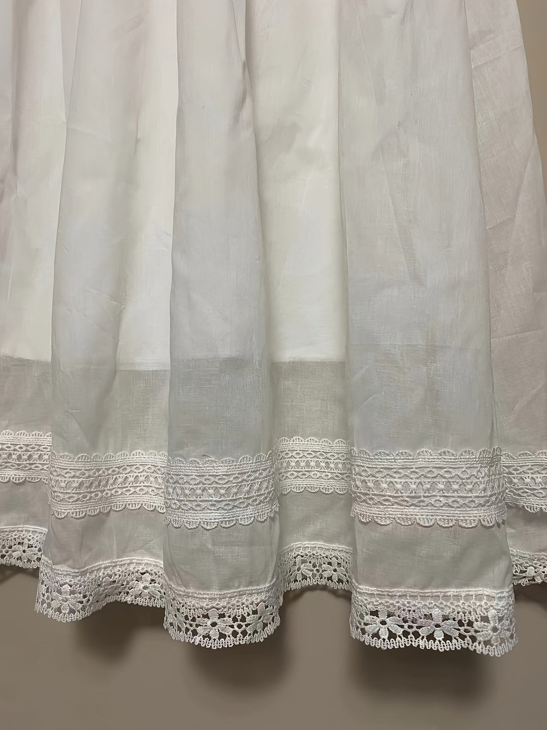 Damen Vintage Retro Petticoat Unterrock in Weiß, ideal für elegante Kleider, Röcke & Cosplay.