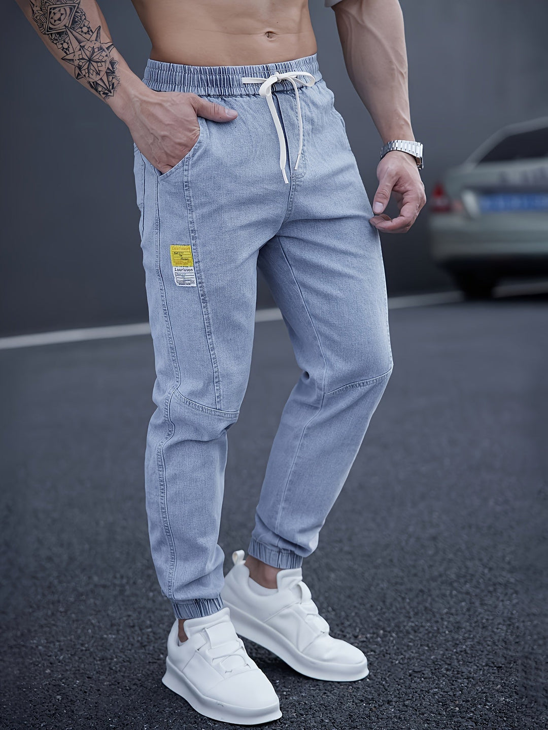 Locker geschnittene Herren Cargo Hose, Tapered Fit, für lässigen Streetwear Look und hohen Tragekomfort.