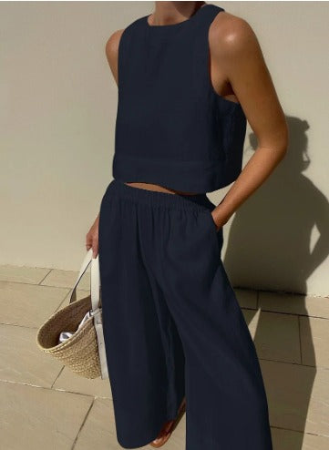 Komfortabler Sommer-Look: Damen Zweiteiler aus weichem Material, ärmellos & bequeme Hose. Alltagstauglich.