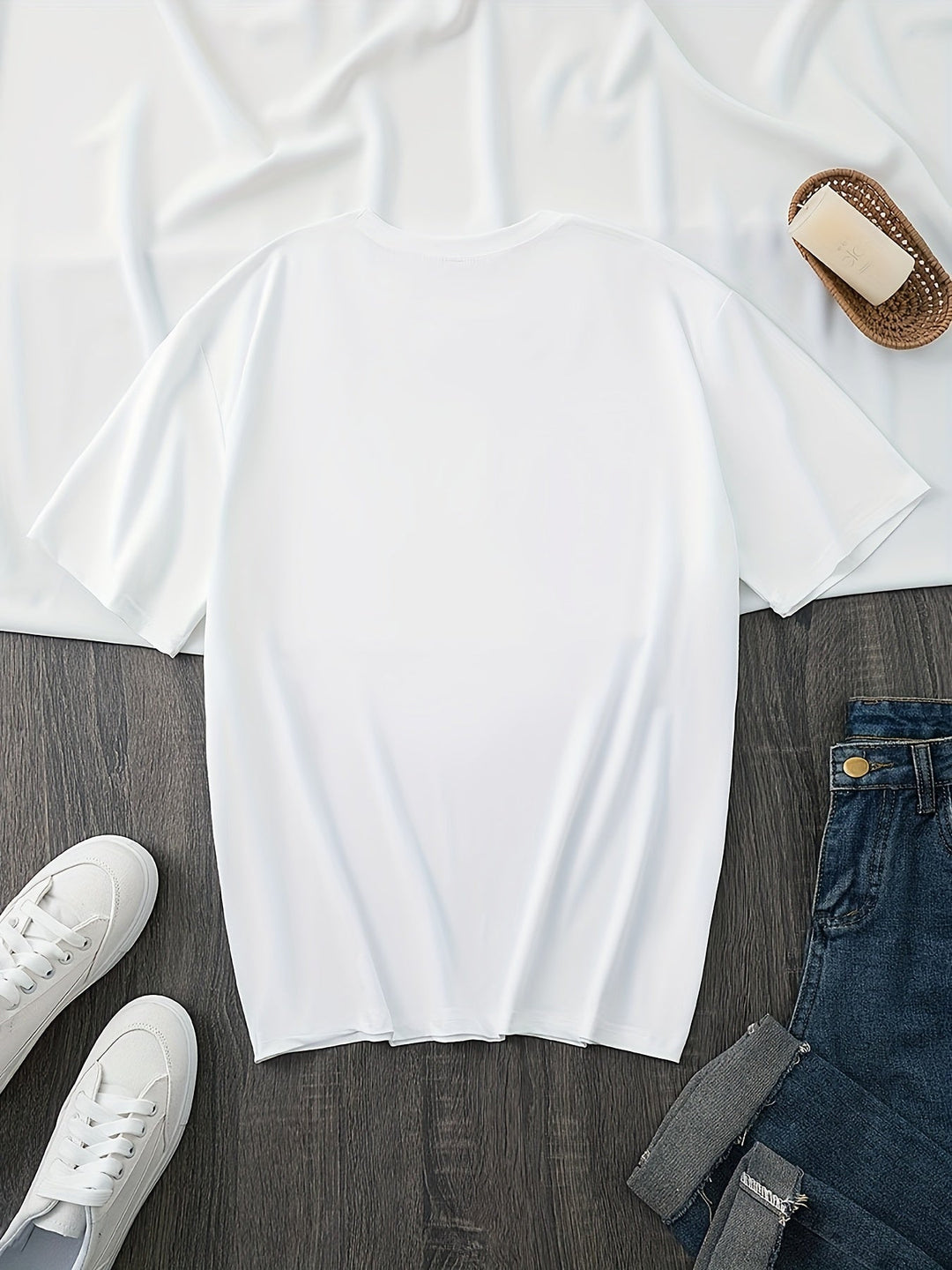 Bequemes Damen T-Shirt mit 'PEW PEW MADAFaKAS!' Katzenmotiv. Humorvolles Statement Shirt für den Alltag.