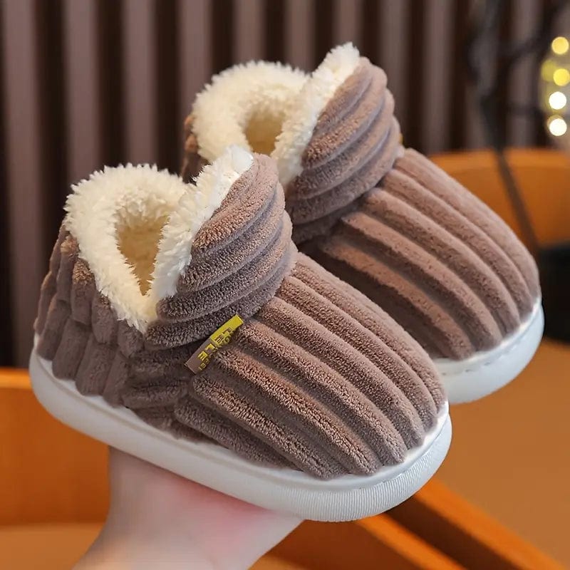 Bequeme Hauspantoffeln für Damen, extra warm und mit rutschfester Sohle, ideal für Winter.