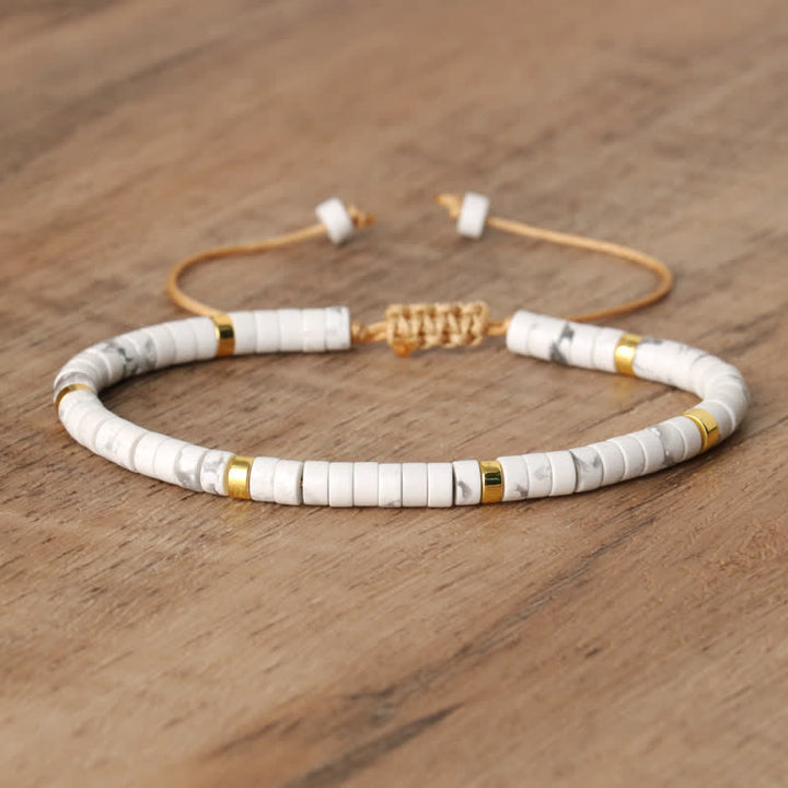 Geflochtenes Naturstein-Armband Seraphina für Damen, verstellbar, modisches Highlight.