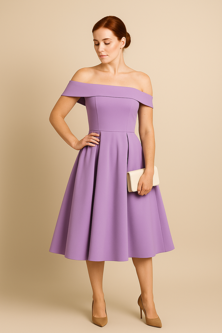 Komfortables & stilvolles A-Linien Kleid für Damen, schulterfrei, mit schwingendem Rock. Für Frühling/Sommer.