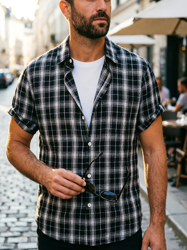 Modernes Herren-Freizeithemd mit Karomuster; atmungsaktives Kurzarmhemd für Sommer, Alltag & Urlaub.