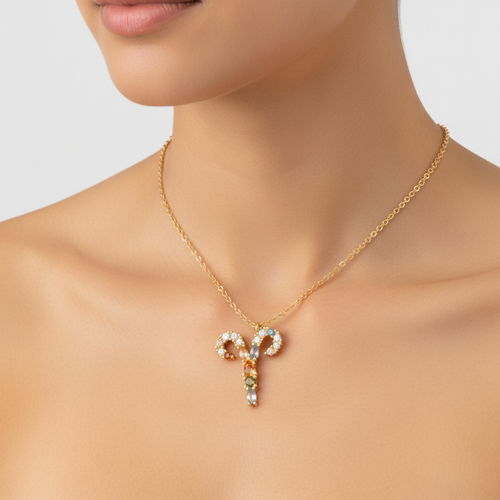 Filigrane Damen Kette aus Sterlingsilber mit Zirkonia Sternzeichen Motiv.