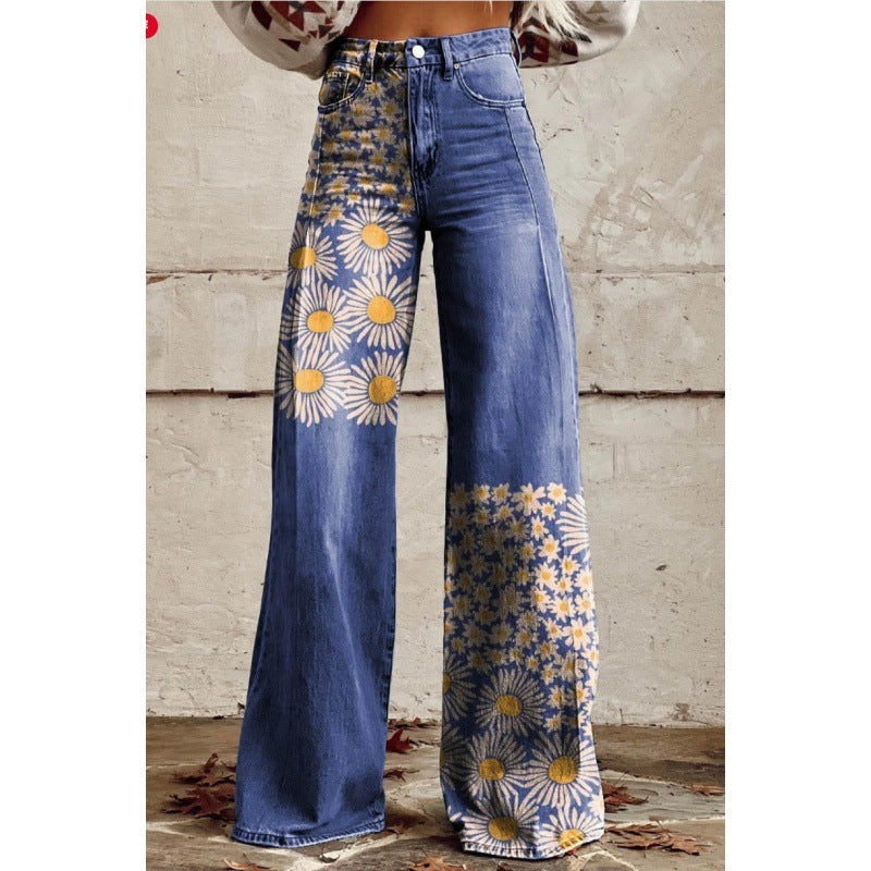 Modische Damen-Schlaghose mit Blumen-Print, im Retro-Stil für einen eleganten Sommer-Look.