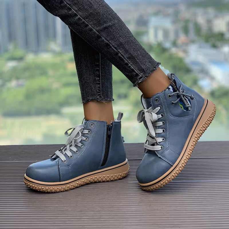 Bequeme Schnürschuhe Damen: Gepolstert und mit flacher Sohle, ideal für langes Gehen und stehende Tätigkeiten.