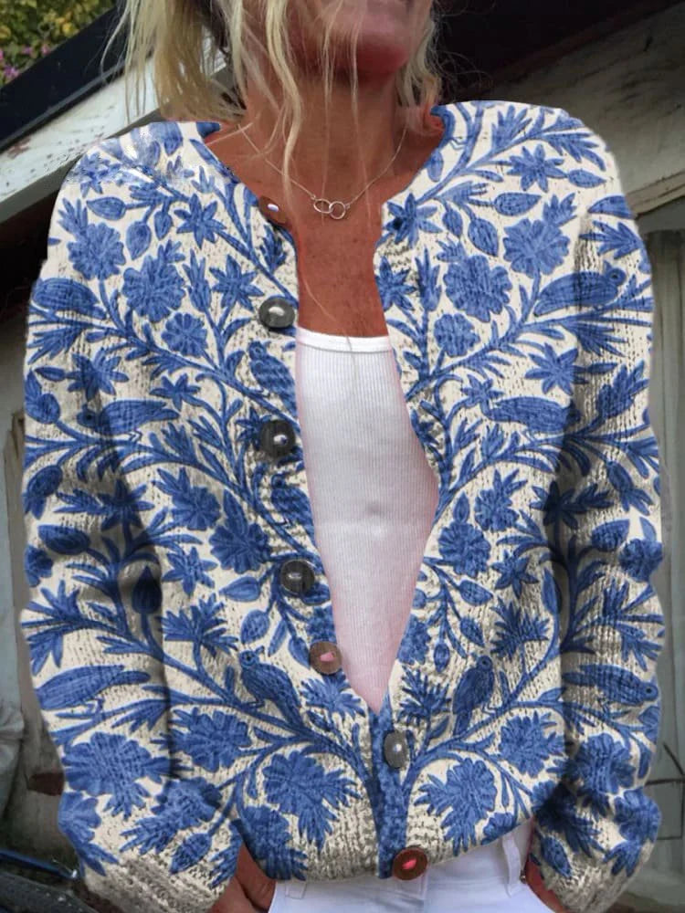 Moderne, elegante Damen Strickjacke mit ansprechendem Muster. Vielseitiger Cardigan für stilvolle Auftritte.