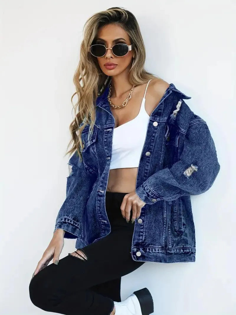 Gefütterte Damen Jeansjacke mit Kapuze, oversized Passform, wasserabweisend. Ideale Winterjacke.