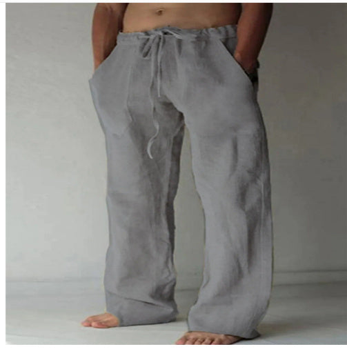 Taschen-Detail einer praktischen Herren Freizeithose mit Kordelzug, funktional & stylisch.
