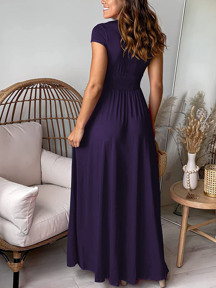 Stilvolles Abendkleid für Damen mit V-Ausschnitt und Bein-Schlitz, perfekt als Partykleid für besondere Nächte.