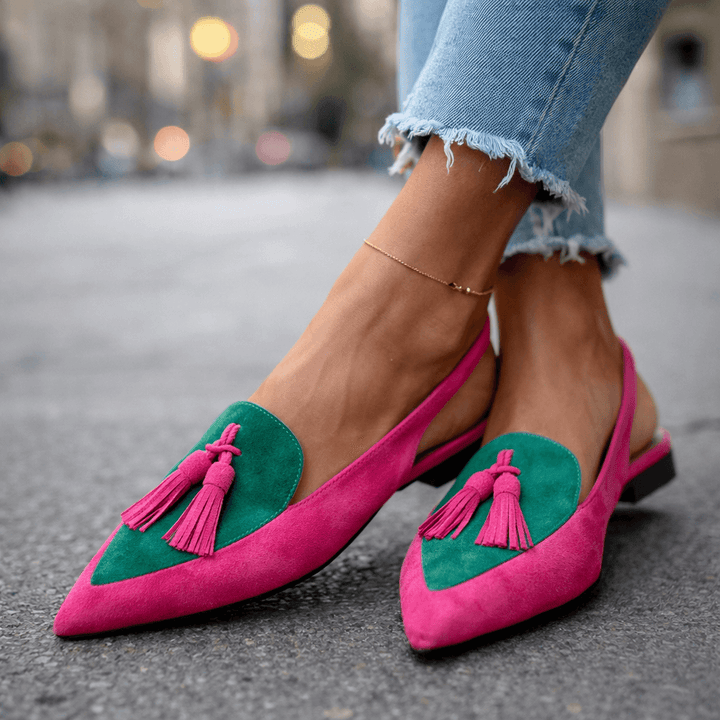 Modische Damen Riemchensandalen mit bunten Quasten, perfekt für einen eleganten Sommerlook.