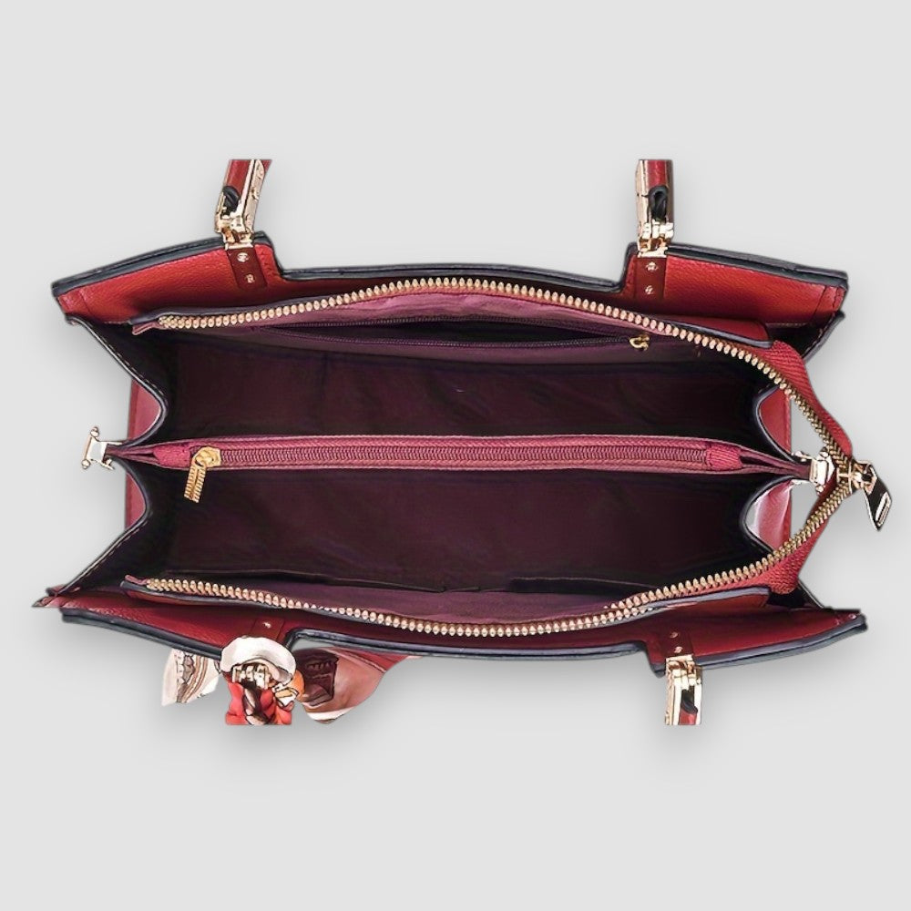 Marineblaue stilvolle Damen Schultertasche. Klassische Handtasche, elegantes Accessoire für moderne Frauen.