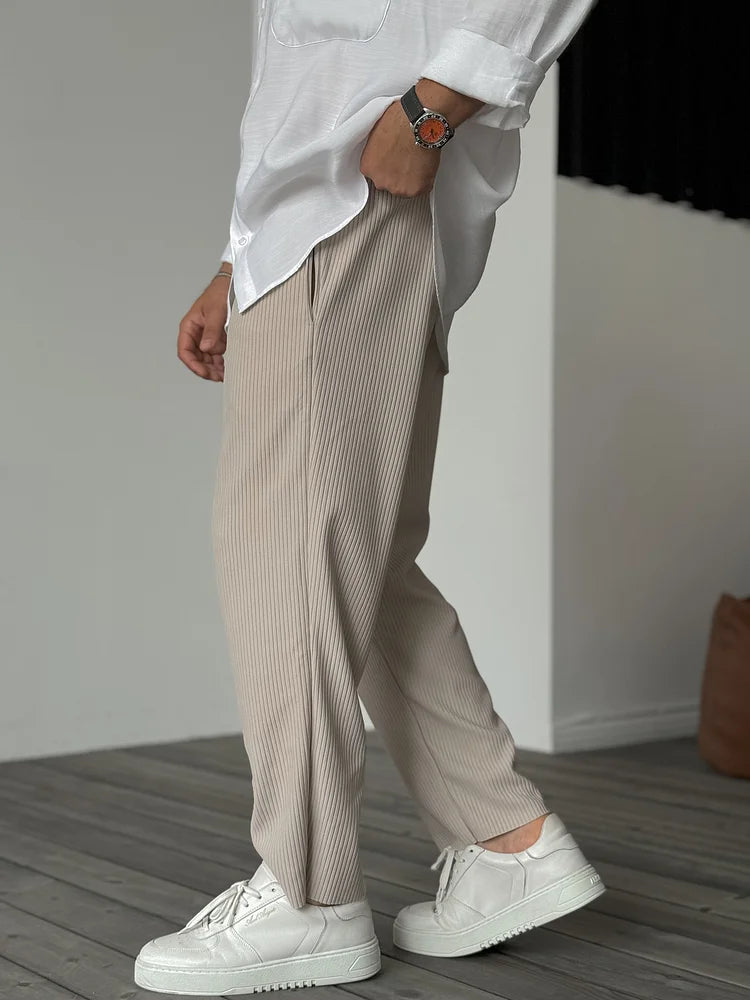 Graue Herren Freizeithose, Smart Casual Look, bequemer Stoff für stilvollen Alltag & Büro.