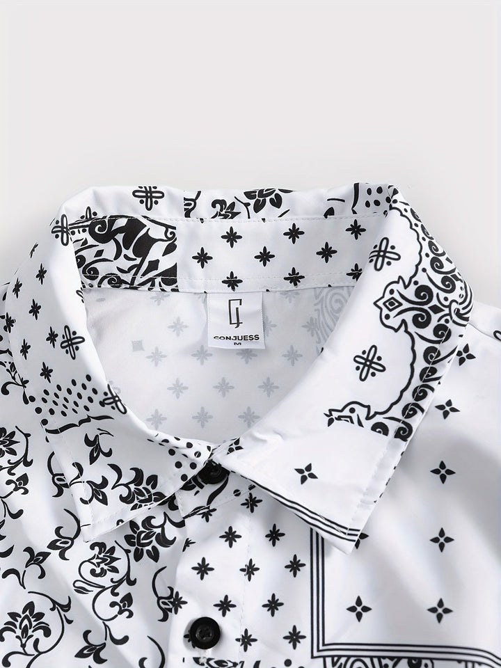 Trendiges Herren Streetwear Set mit Bandana-Print, Kurzarmhemd & Shorts, modernes Freizeitoutfit für den Sommer.