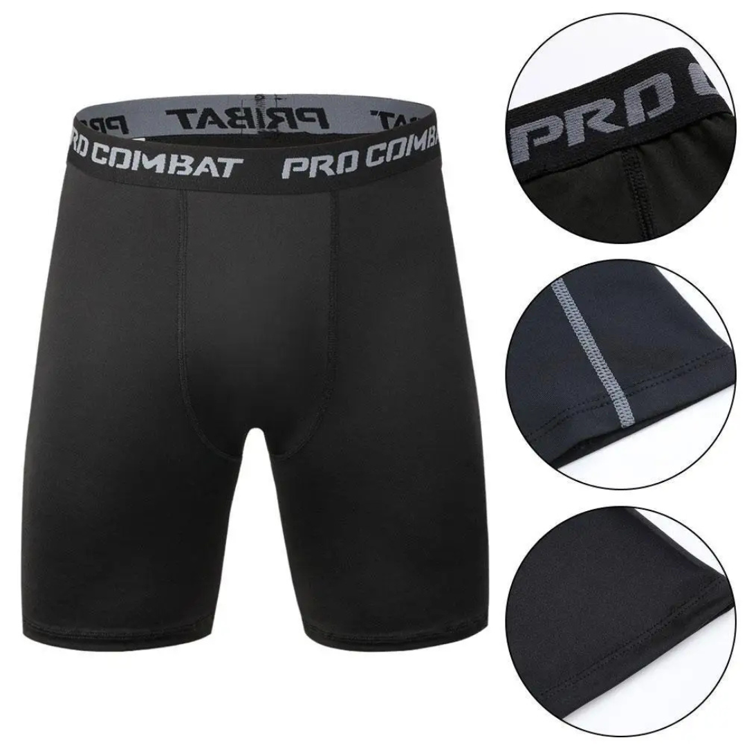 Mann trägt schwarze Comprevex Kompressions-Sportshorts beim Workout, für Leistung & Komfort.