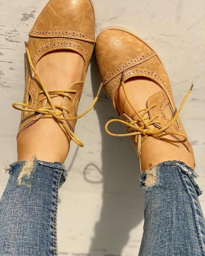 Klassische orthopädische Damen-Stützschuhe im Vintage-Stil, seitliche Ansicht mit elegantem Design.