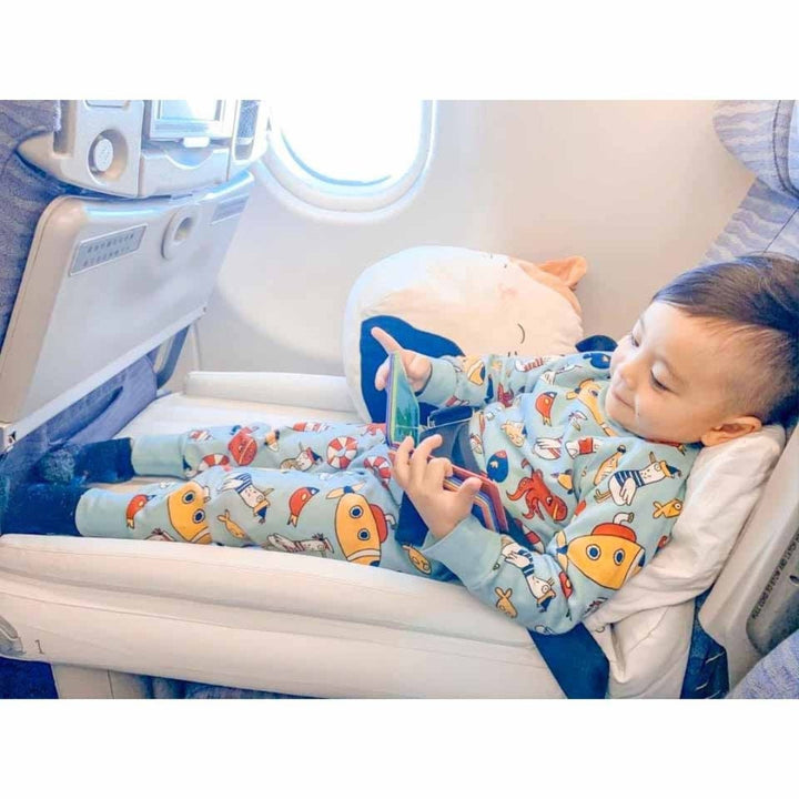 Vielseitige Reise-Luftmatratze für Kinder. Perfekt als Reisebett im Auto, Flugzeug oder beim Camping.
