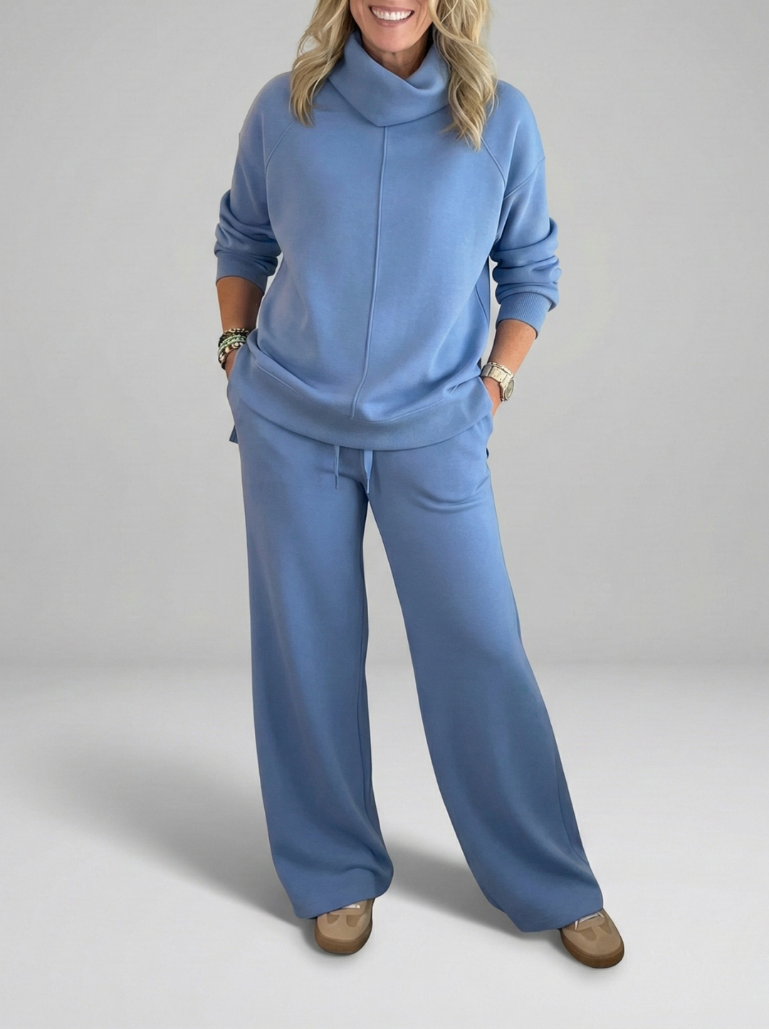 Vielseitiges Damen Outfit: bequemer Zweiteiler für Freizeit, Urlaub oder entspannte Abendessen.