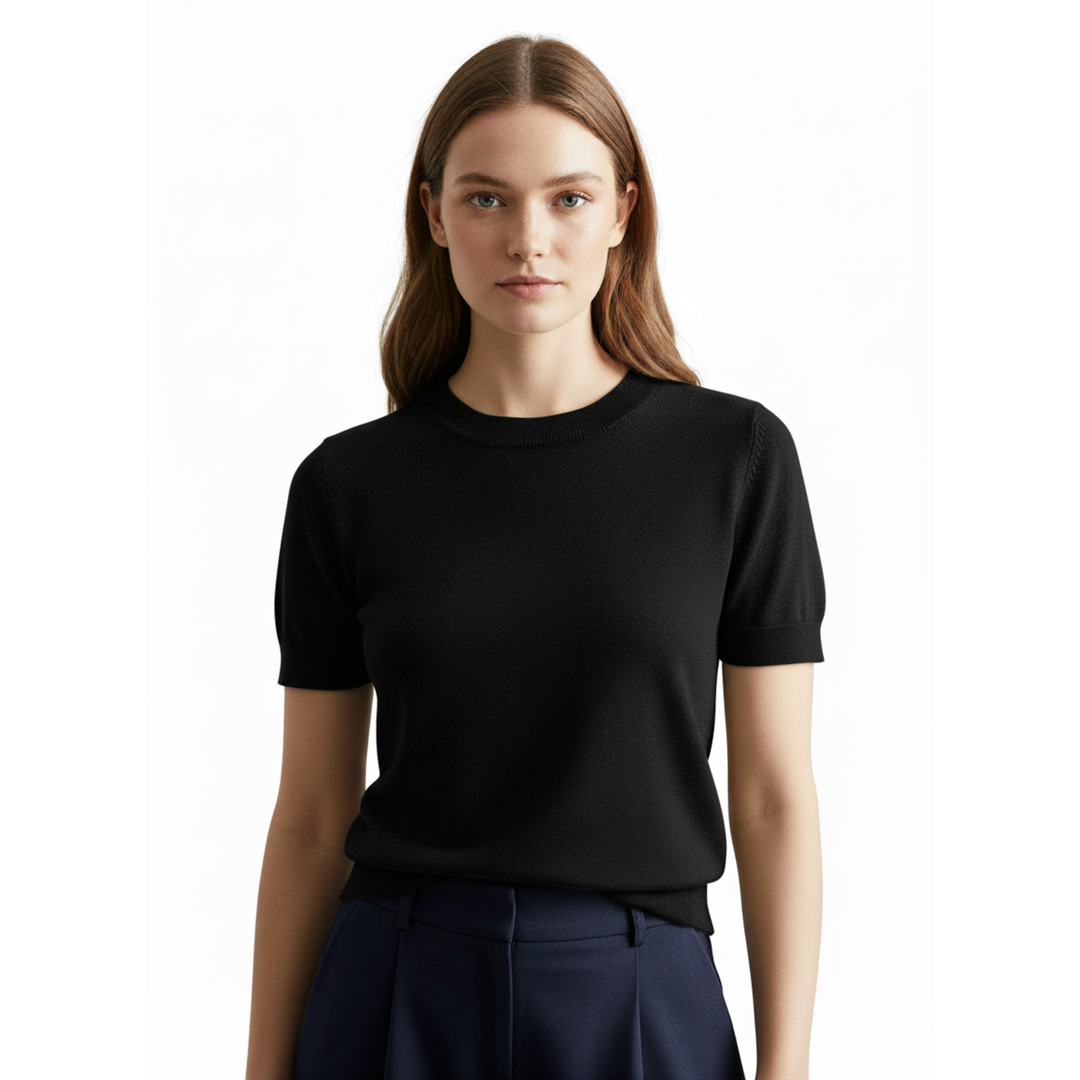 Bequemes Damen T-Shirt mit Rundhals und Kurzarm, Slim Fit. Perfekt als Basic für Casual-Looks im Alltag.