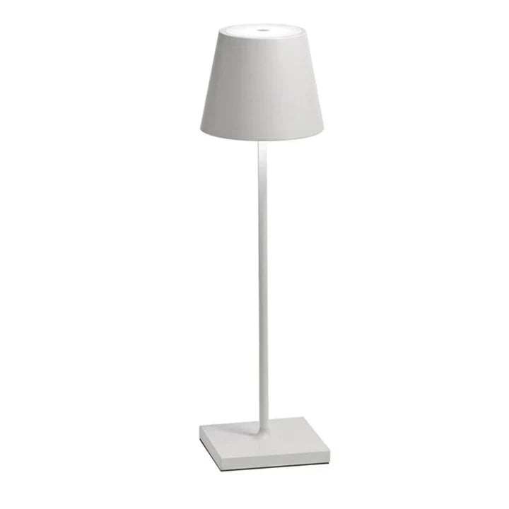 Akku-LED-Nachttischlampe mit Touch-Funktion, 3 Helligkeiten für entspanntes Lese- oder Stimmungslicht im Schlafzimmer.