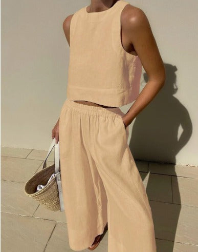 Lockerer Damen Zweiteiler: Entspannter Stil, ärmelloses Top & weite Hose. Ideal für bequeme Freizeitmode.