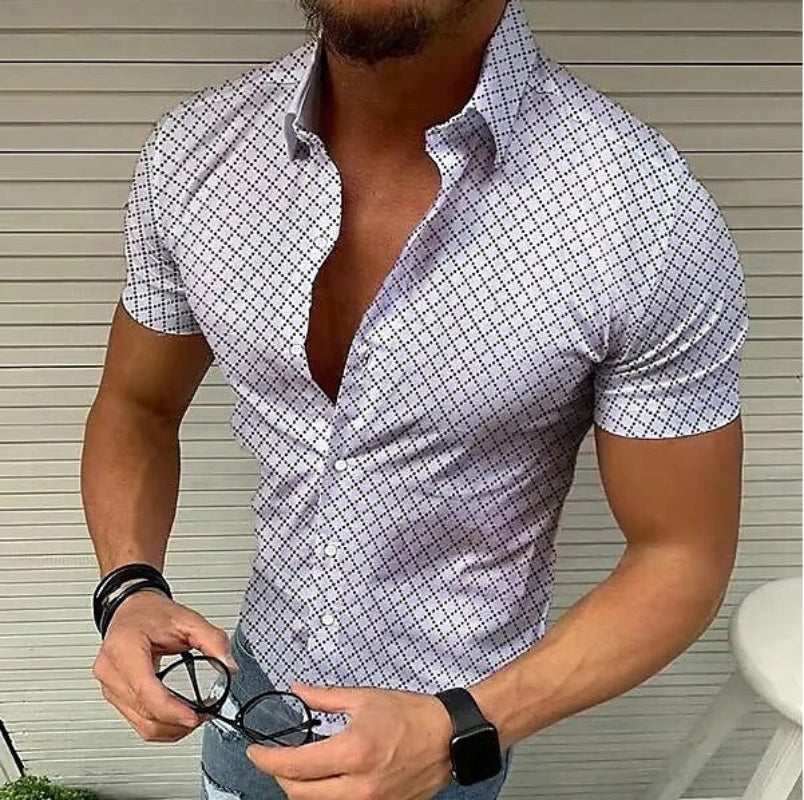 Weißes, modisches Zarofia Kurzarmhemd Slim Fit. Perfekt für den Alltag und elegante Sommer-Freizeit-Looks.