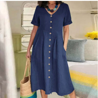 Bequemes Sommerkleid für Damen, V-Ausschnitt und Knopfleiste, mit Taschen. Perfekt für warme Sommertage.