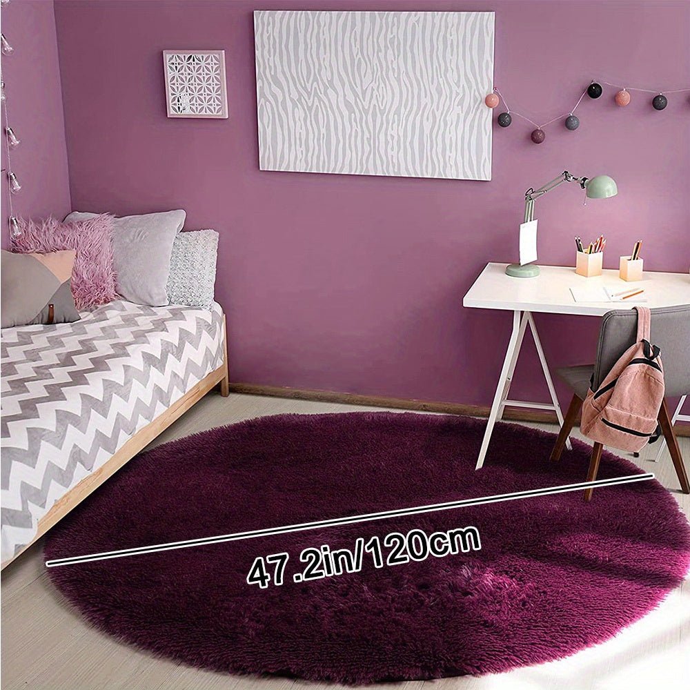 Großer, runder, flauschiger Teppich als stylische Wohnzimmer-Dekoration. Weich & pflegeleicht.