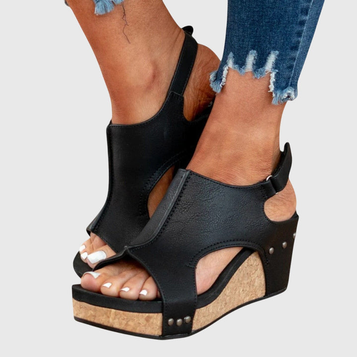 Offene Damenschuhe: bequeme, flache Sandalen für maximalen Tragekomfort.