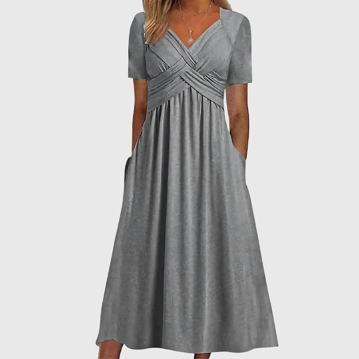Schwarzes Slim Fit Midi-Kleid für Damen mit figurformender Bauchkontrolle, ideal für elegante Freizeitlooks.