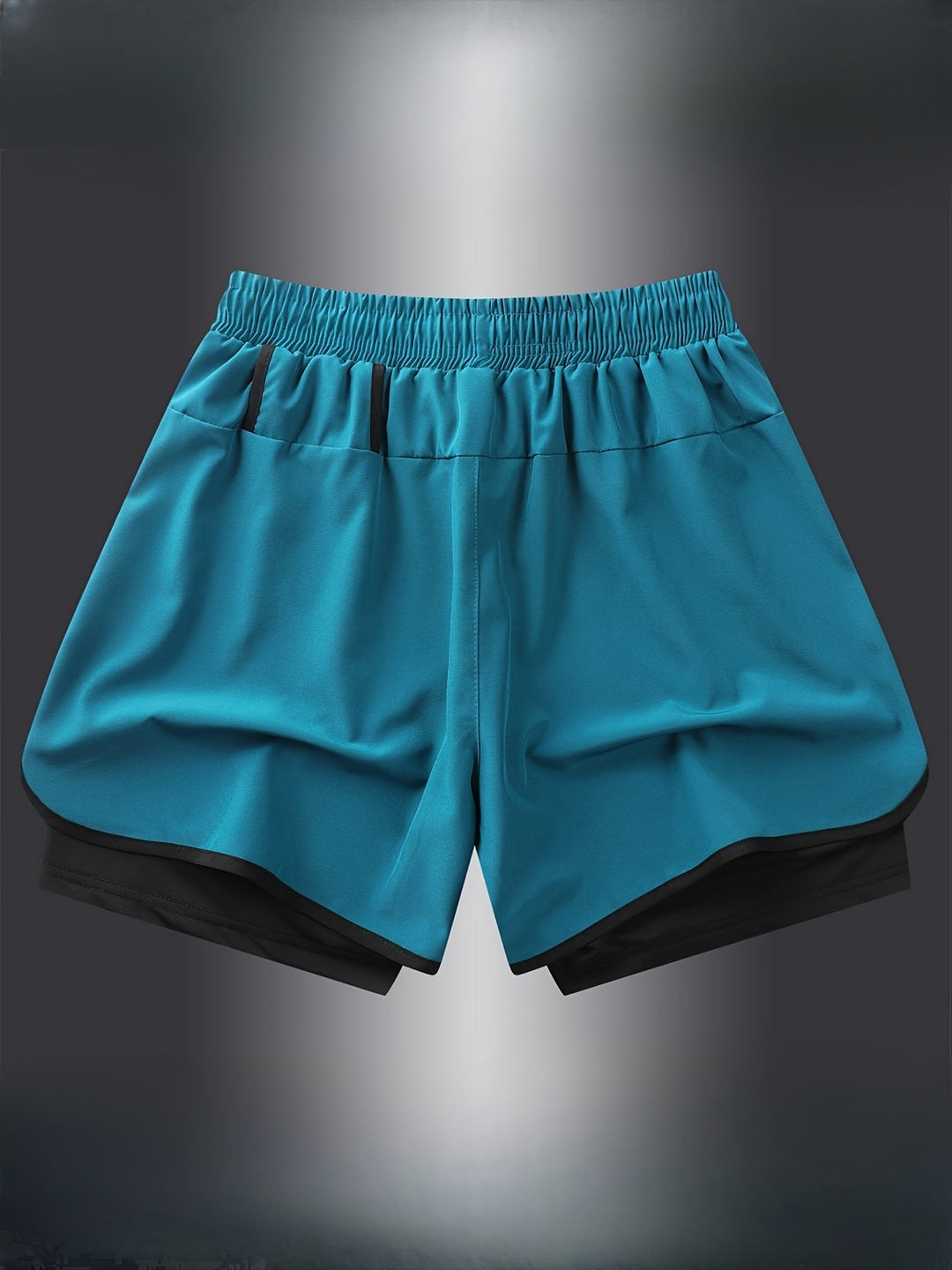 Stylische Herren 2-in-1 Fitnessshorts, modernes Design für Sommer-Workouts und aktive Tage.