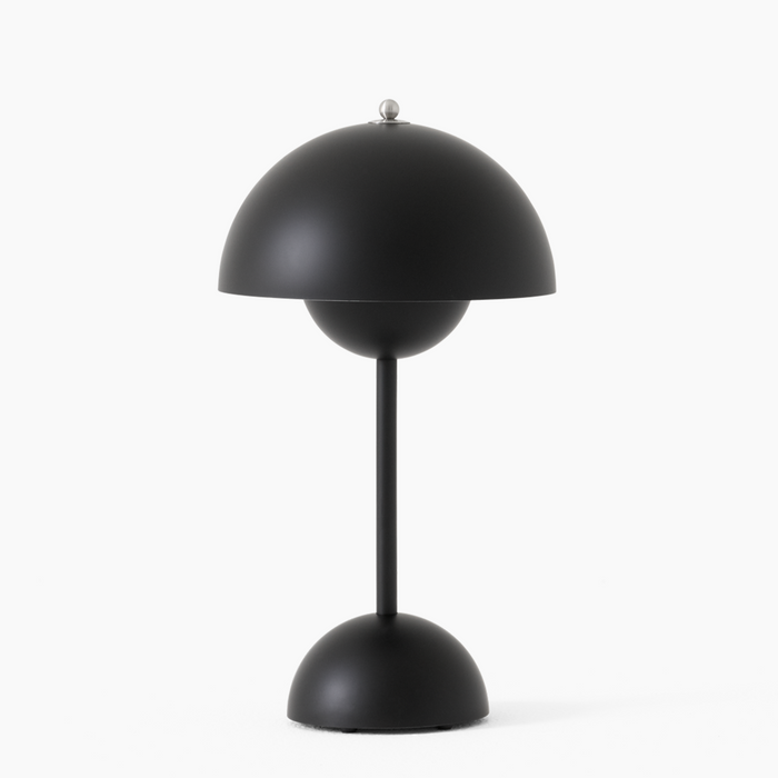 Goldene dimmbare LED Tischlampe, kabellos, modernes Design für luxuriöse Ambientebeleuchtung.
