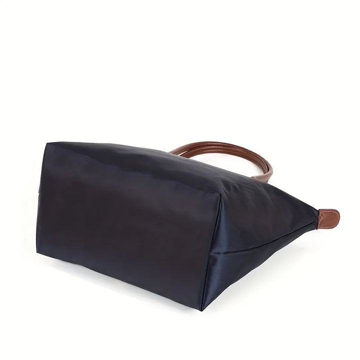 Modische Damen Umhängetasche Celeste in Schwarz. Komfortabel & schick für unterwegs.