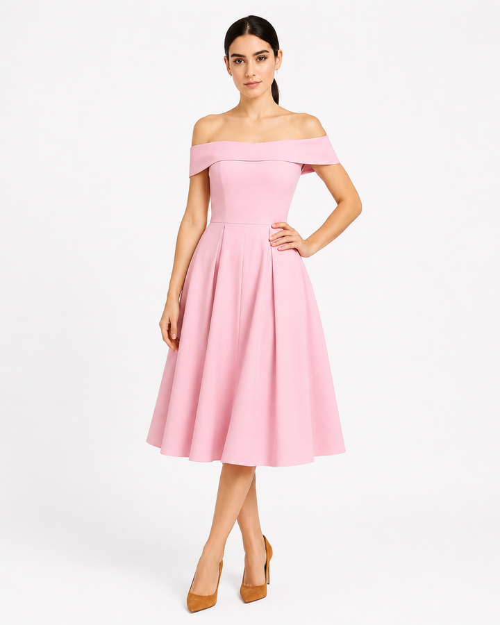 Luftiges, elegantes Damen Sommerkleid im A-Linien Schnitt, schulterfrei, perfekt für warme Tage.