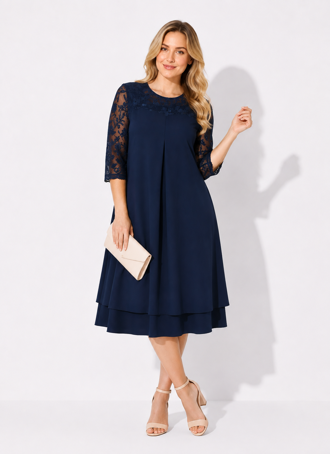 Vielseitiges Damen A-Linien-Kleid, knielang, mit Halbarm. Perfektes Sommer- oder elegantes Freizeitkleid für Damen.