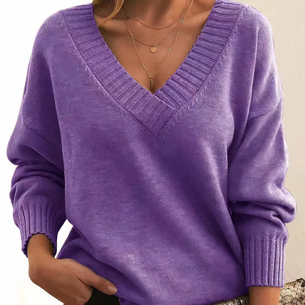 Gemütlicher Kaschmir Damenpullover Amira mit V-Ausschnitt, weiche Strickware für kalte Tage.