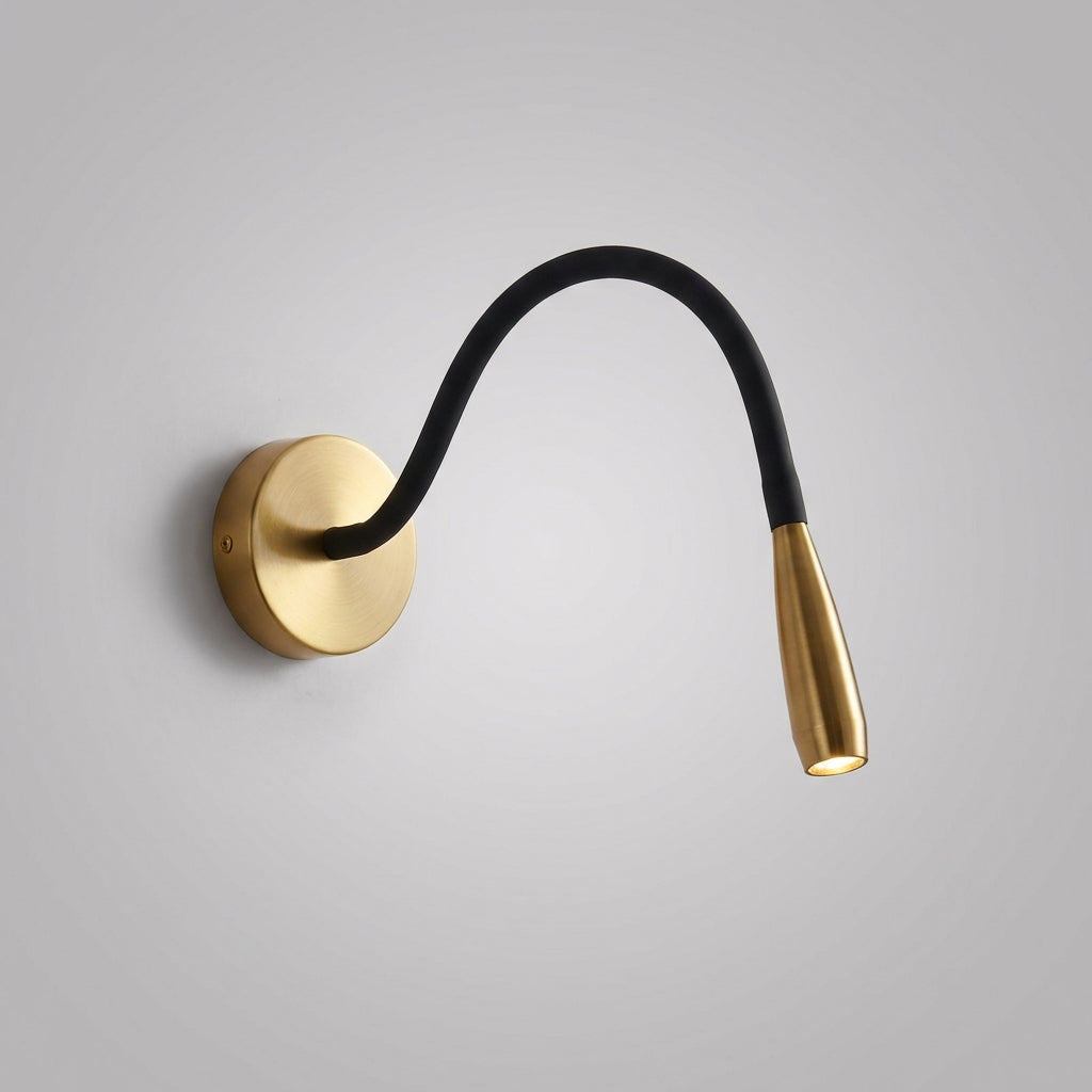 Schwenkbare LED-Wandleuchte Beamlow, modern und energieeffizient. Elegante Designlampe für stilvolle Innenbeleuchtung.