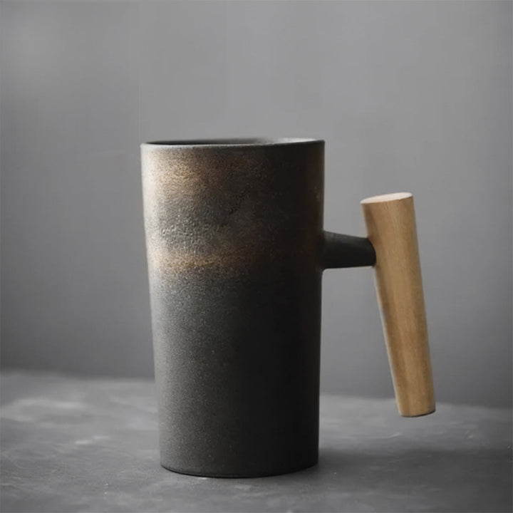 Geschenkidee: Moderner, handgefertigter Keramikbecher. Einzigartiger Kaffee- oder Teebecher als stilvolles Präsent.