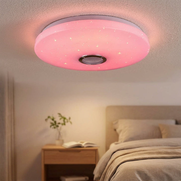 App-gesteuerte LED-Deckenlampe Radiomuse mit Bluetooth-Lautsprecher, dimmbar & RGB-Licht für smarte Musikwiedergabe.