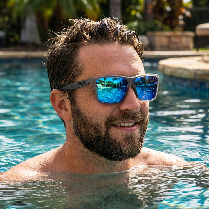 Robuste Herren Sportbrille mit polarisierten Gläsern und UV-Schutz, ideal für Laufen, Radfahren und Outdoor-Sportarten.