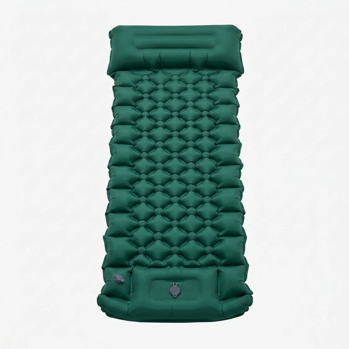 Komfortable aufblasbare Isomatte mit integriertem ergonomischem Kissen für erholsamen Schlaf im Outdoor-Bereich.