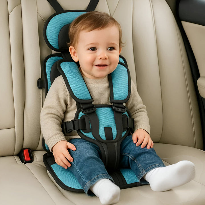 Ergonomischer Fahrzeugsitz mit waschbarem Bezug, bietet Sicherheit & Komfort auf Reisen.